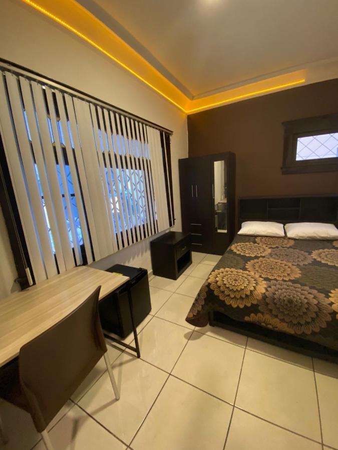 Roomies Hostel Centro Medico メキシコシティ エクステリア 写真